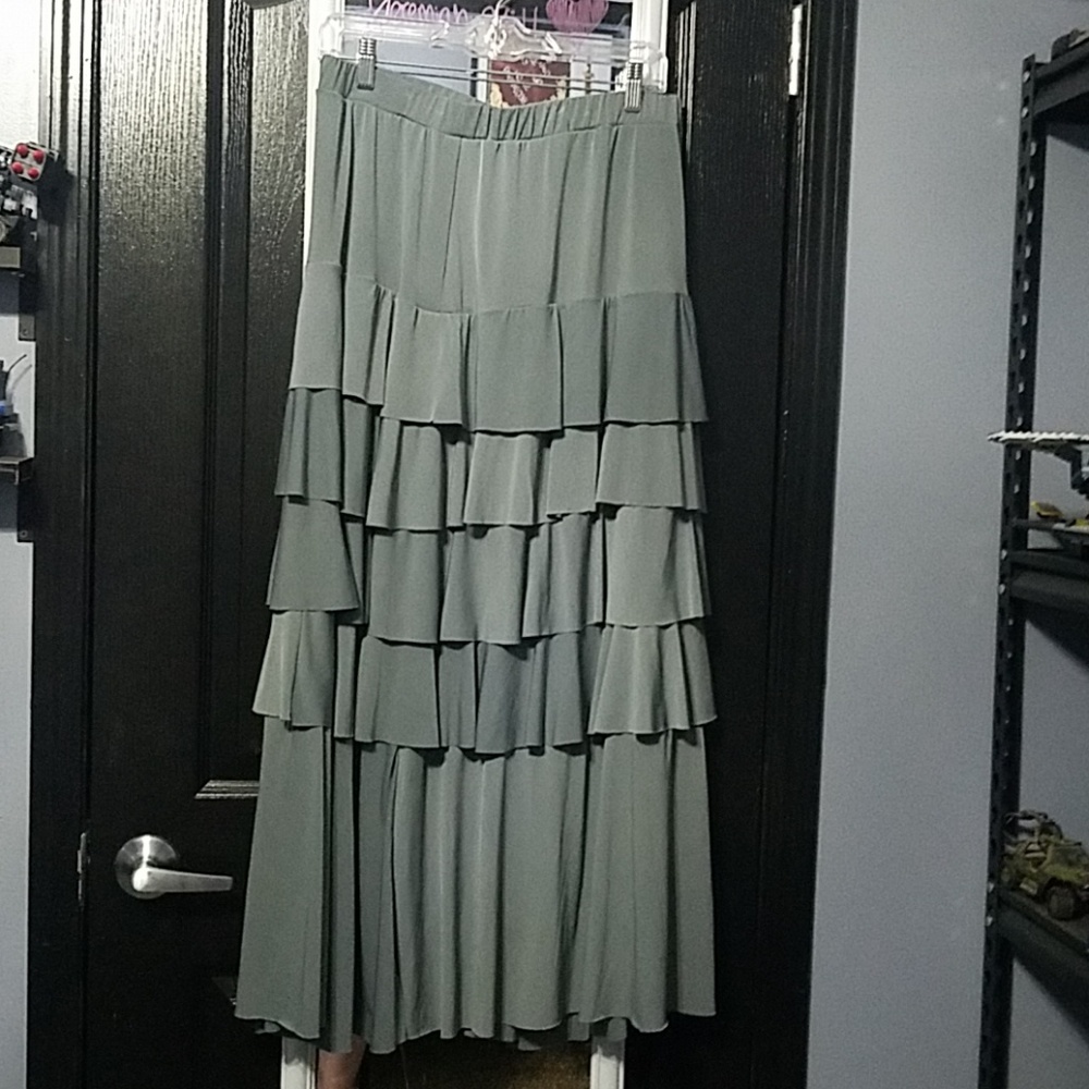Green maxi skirt